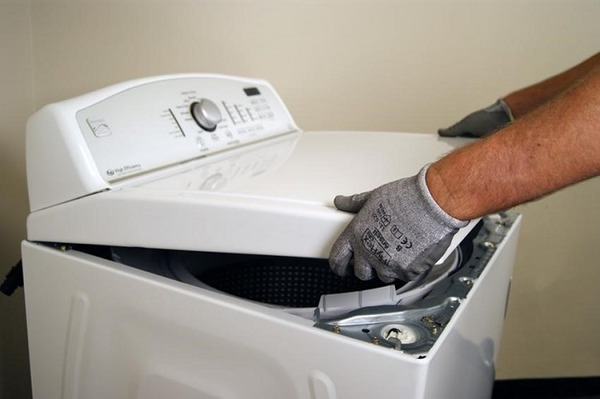 Máy giặt lên nguồn nhưng không hoạt động thường là do cửa máy giặt bị mở