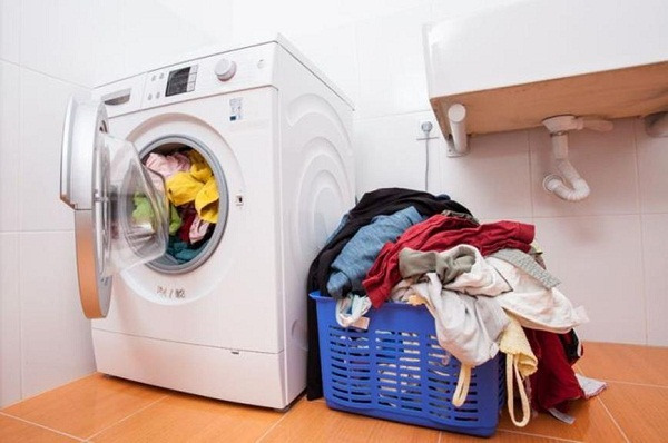 Quần áo vượt quá khối lượng cho phép khiến máy giặt không hoạt động