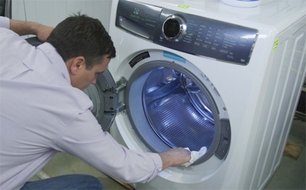 Vệ sinh lồng máy giặt bao lâu thực hiện một lần?