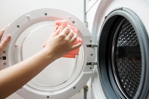 Những lý do cần vệ sinh máy giặt thường xuyên