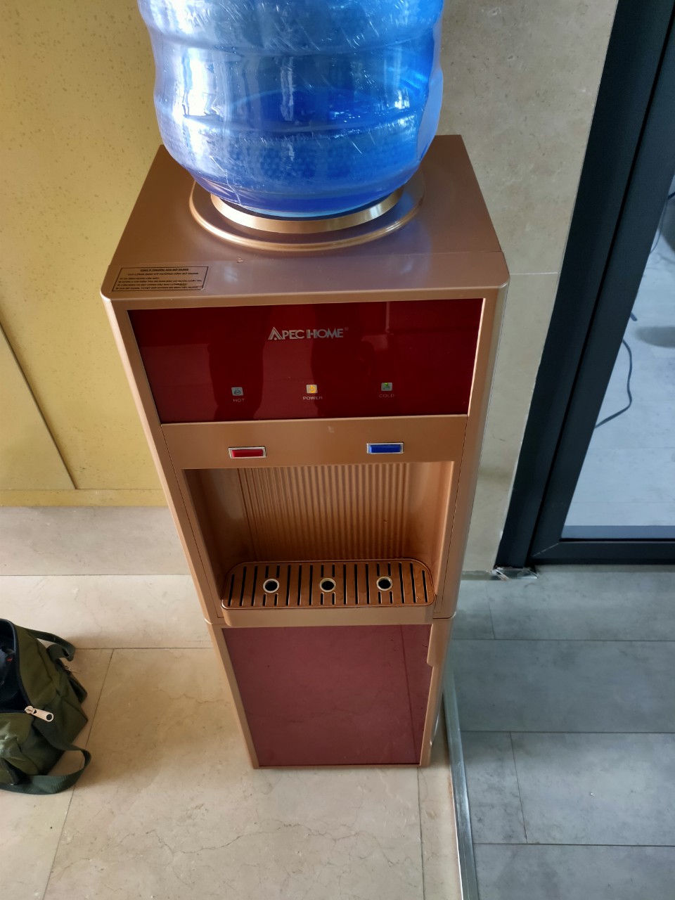 Sửa máy nước uống nóng lạnh TPHCM 1