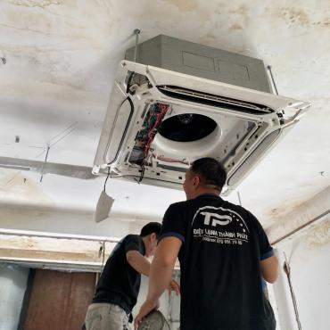 Sửa Máy Lạnh Phường Bình Tân | Nhanh - Uy Tín - Giá Tốt