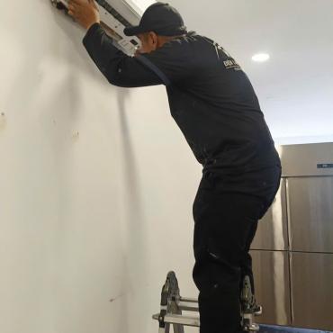 Máy Lạnh Xì Gas Sửa Bao Nhiêu Tiền? Bảng Giá Bơm Gas Máy Lạnh Mới Nhất 2026