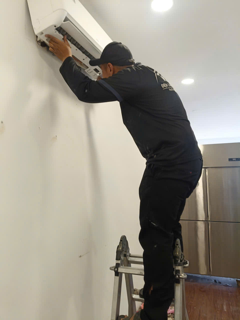 sửa bo máy lạnh