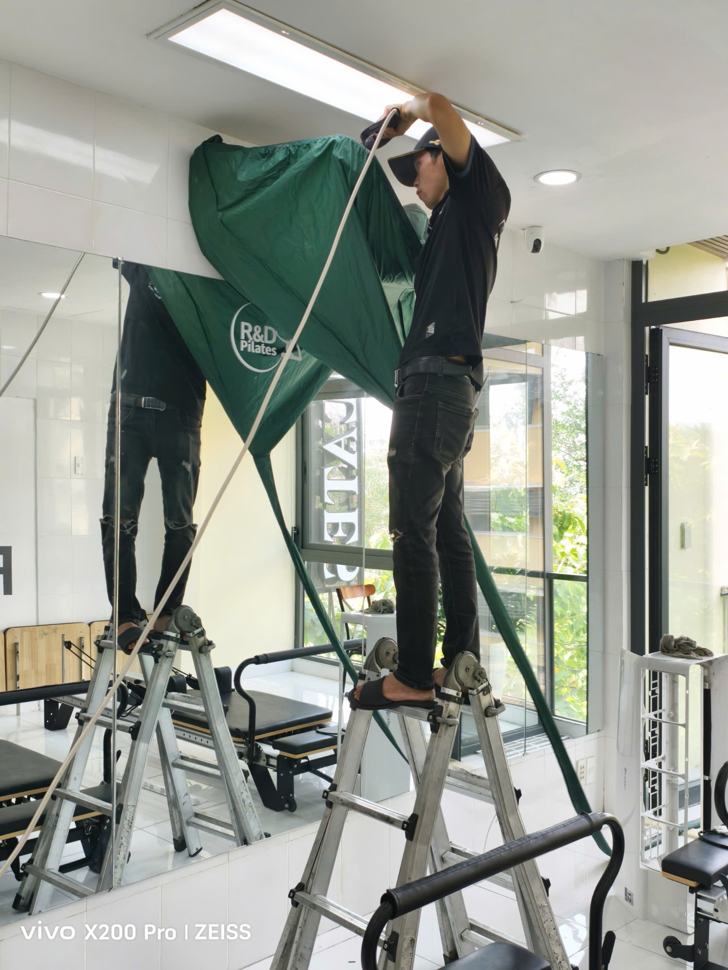 Dịch vụ vệ sinh máy lạnh quận 2 giá rẻ